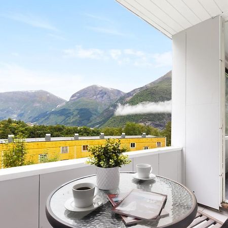Trolltunga Hostel ティッサダル エクステリア 写真