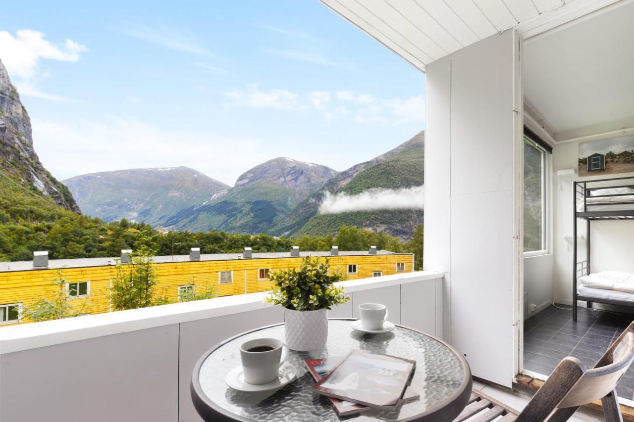 Trolltunga Hostel ティッサダル エクステリア 写真